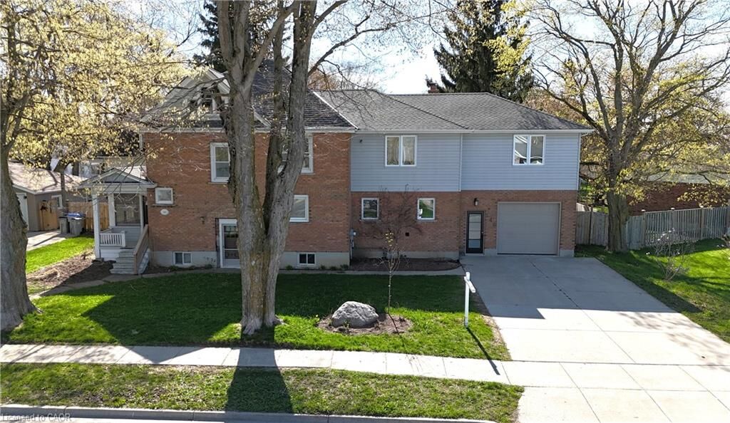 Property Photo:  540 Wellington Avenue S  ON N4W 2J5 