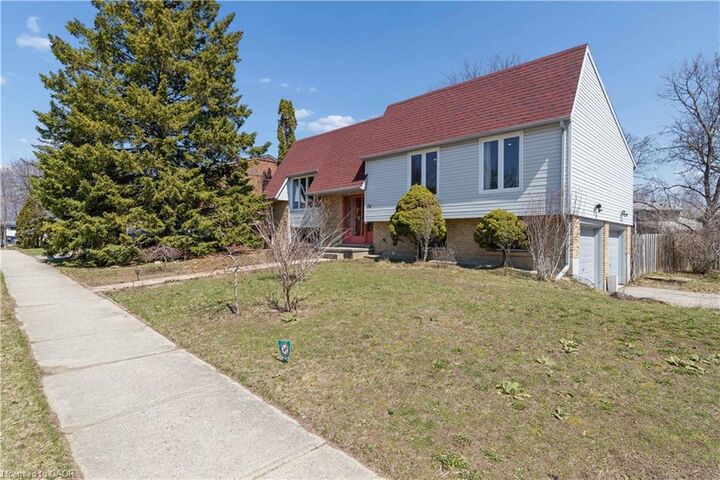 Property Photo:  24 Briar Knoll Place  ON N2E 2B9 