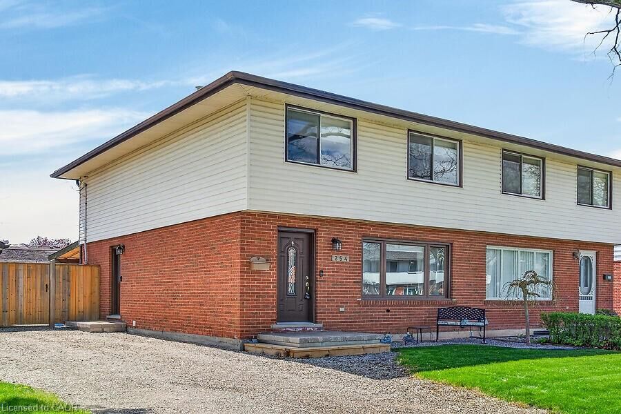 Property Photo:  254 St Andrews Drive  ON L8K 5K3 