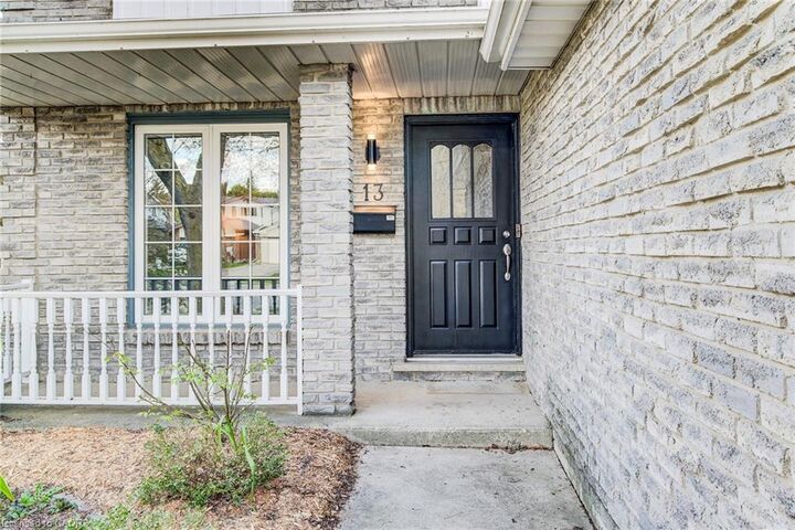 Property Photo:  13 Gateview Drive  ON N2T 1A3 