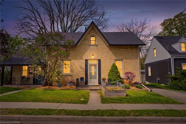 Property Photo:  112 Victoria Avenue  ON N1S 1X9 