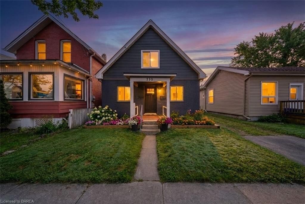 Property Photo:  232 Grey Street  ON N3S 4W7 