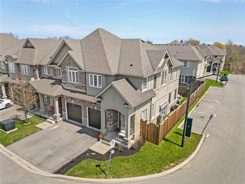 Property Photo:  21 Madonna Drive 16  ON L9H 0H1 