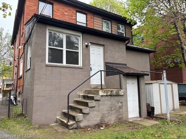 Property Photo:  69 Sherman Avenue S 4  ON L8M 2P8 
