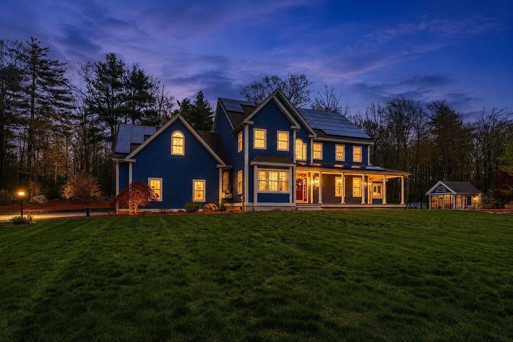 Property Photo:  440 Howard  MA 01462 
