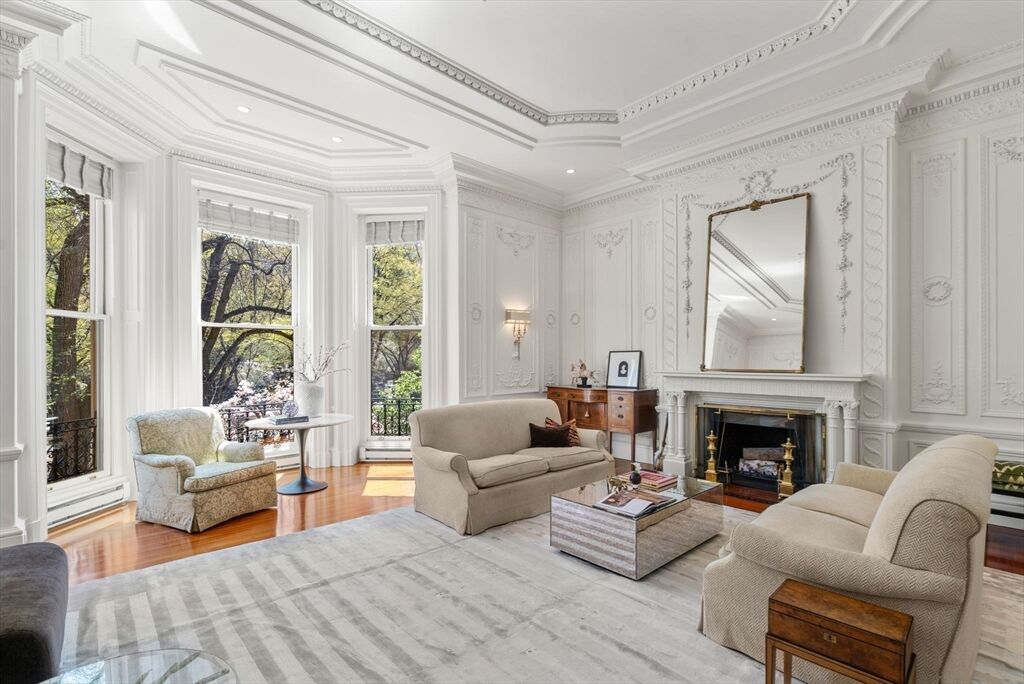 Property Photo:  183 Commonwealth Avenue 3A/3B  MA 02116 