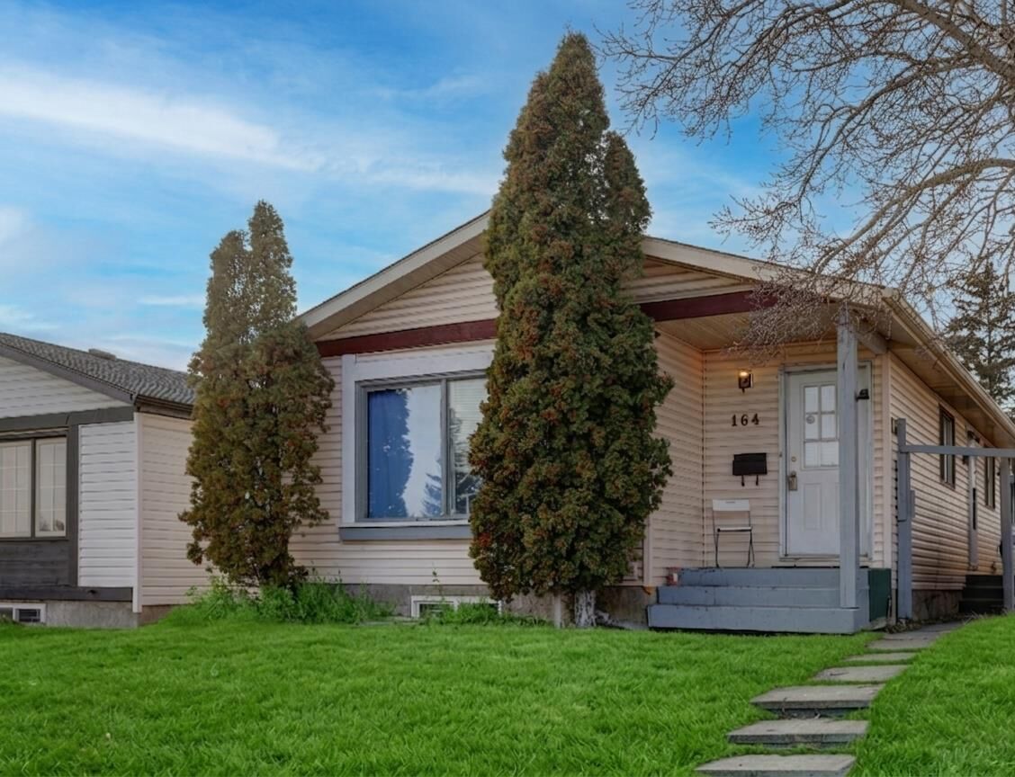 Property Photo:  164 Faldale Close NE  AB T3J 1V9 