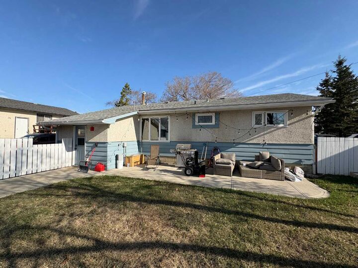 Property Photo:  4715 47 Avenue  AB T0H 1W0 
