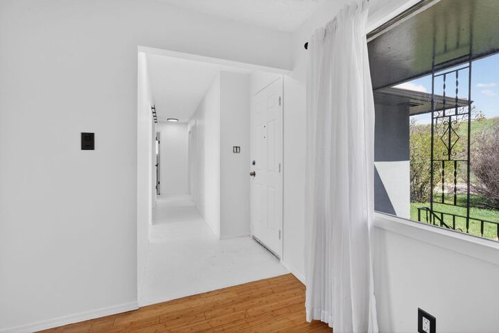 Property Photo:  2533 9 Avenue SE  AB T2A 0B4 