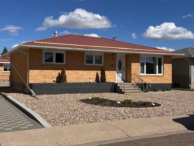 Property Photo:  2231 20 Avenue SE  AB T1A 3Y8 