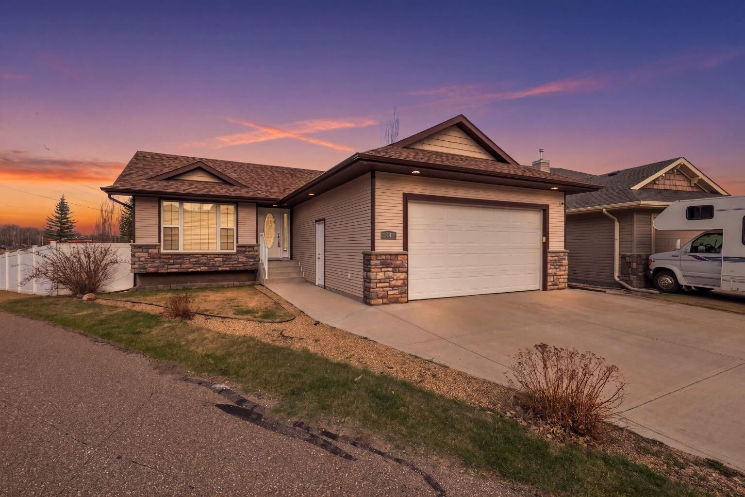 Property Photo:  64 Isbister Close  AB T4R 0B9 