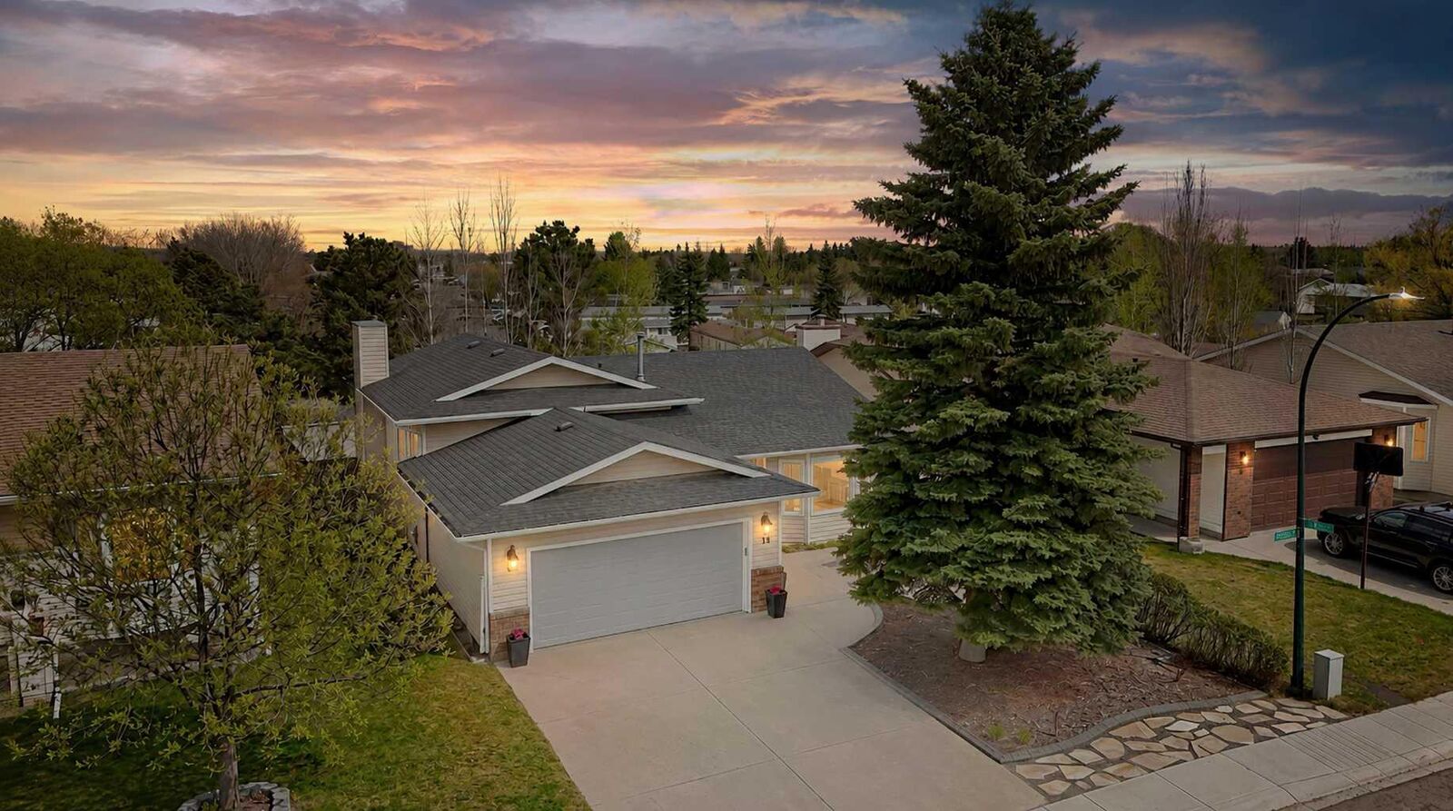 Property Photo:  25 Gilbert Crescent  AB T4P 3L3 
