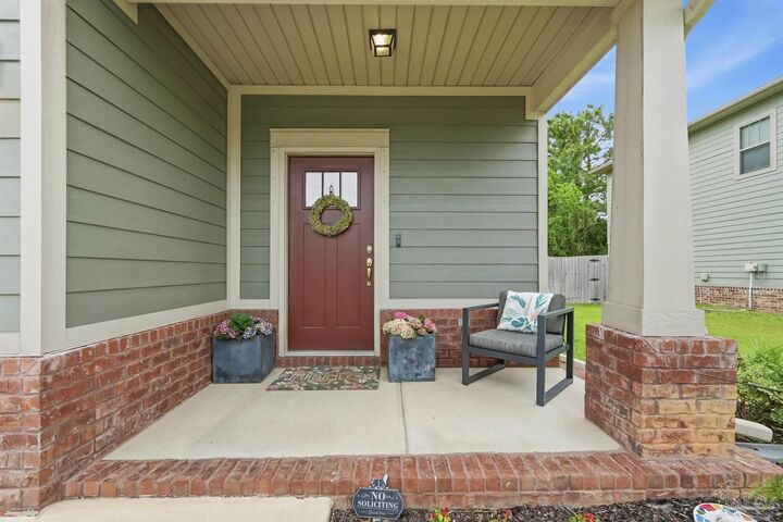 Property Photo:  2267 Janet St  FL 32566 