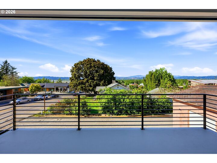 Property Photo:  107 SE 3rd St  OR 97060 