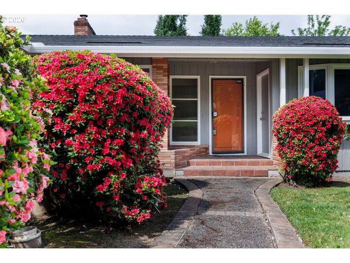 Property Photo:  4185 SW 102nd Ave  OR 97005 
