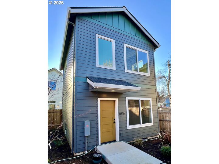 Property Photo: 6916 N Swift St OR 97203