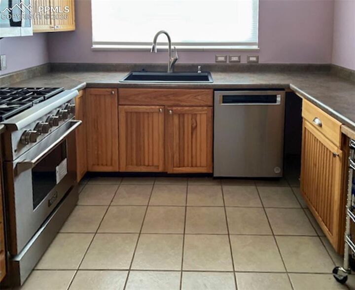 Property Photo:  1089 S Johnson Way  CO 80226 
