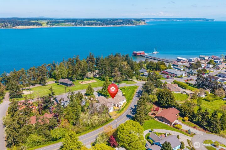 Property Photo: 305 NW Coveland Street WA 98239