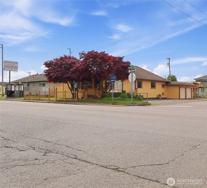Property Photo:  2523  Simpson Avenue  WA 98520 