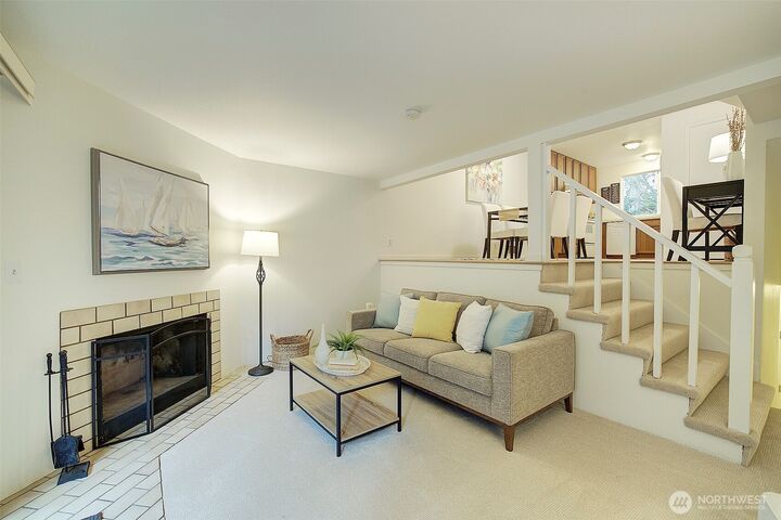 Property Photo:  918 N 165th Street 6  WA 98133 