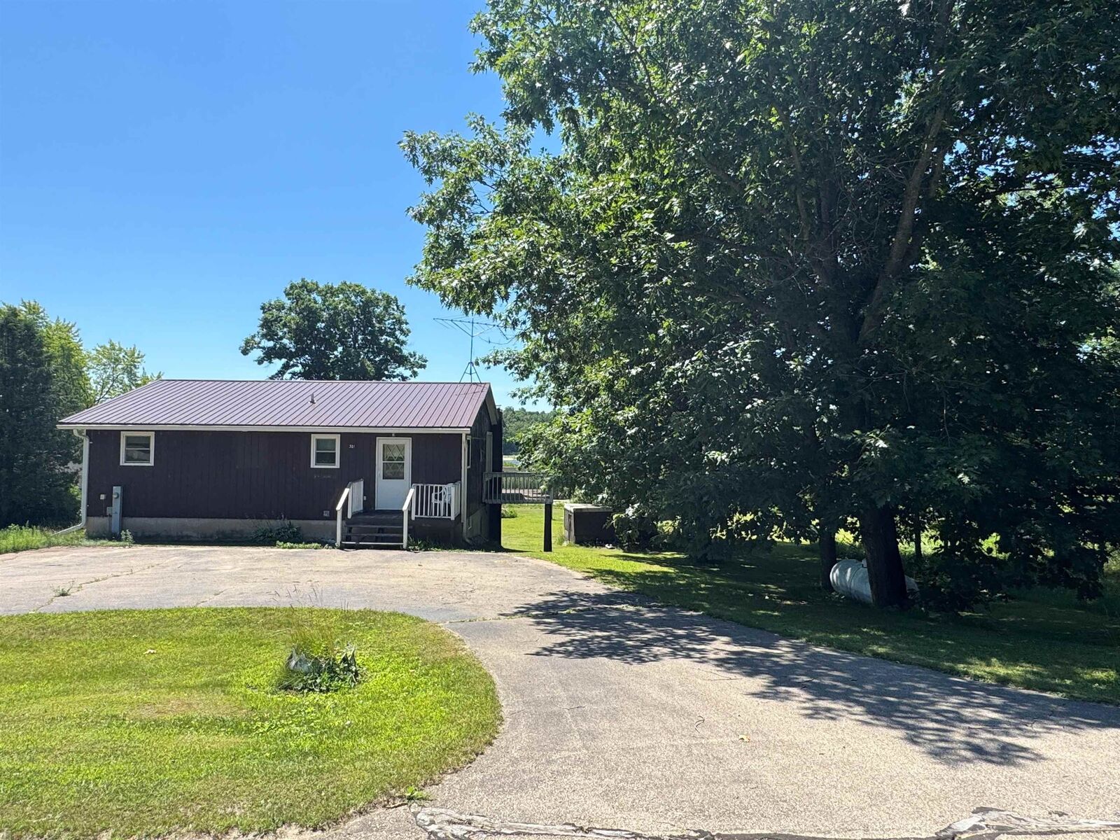 Property Photo:  321 Lake Drive  WI 54128 