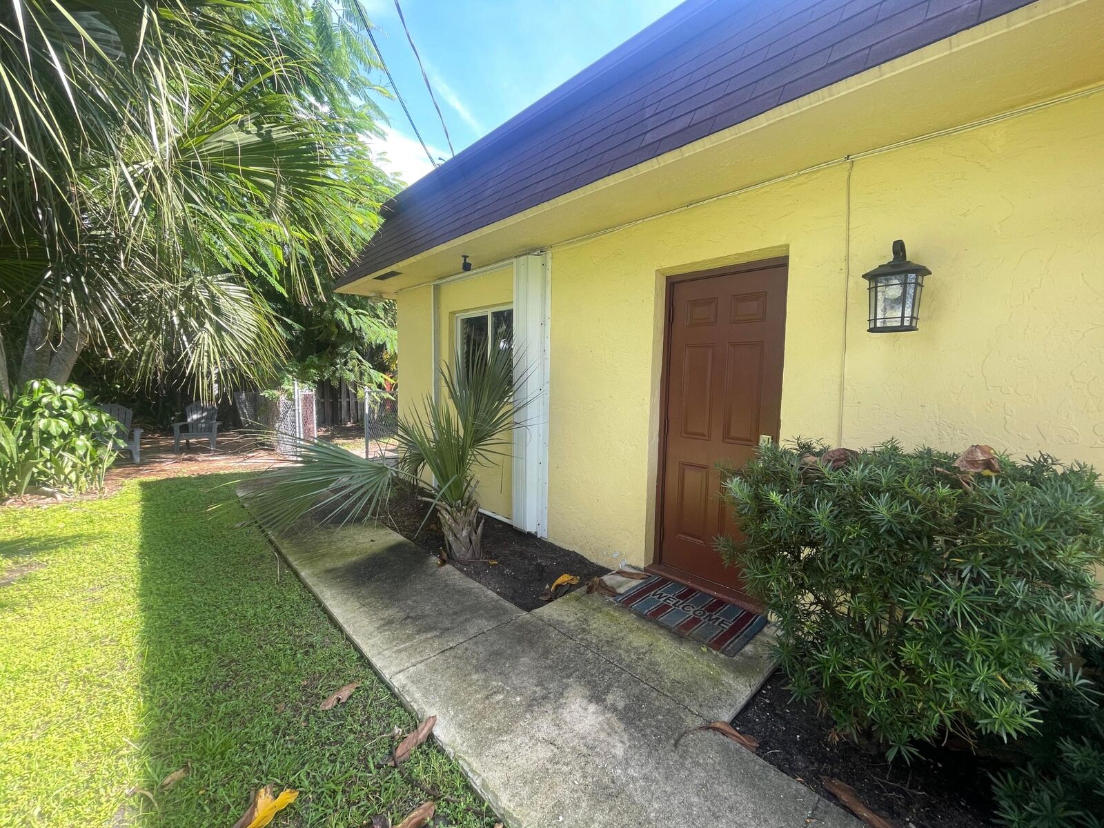Property Photo:  803 NE 2nd Avenue Studio  FL 33444 