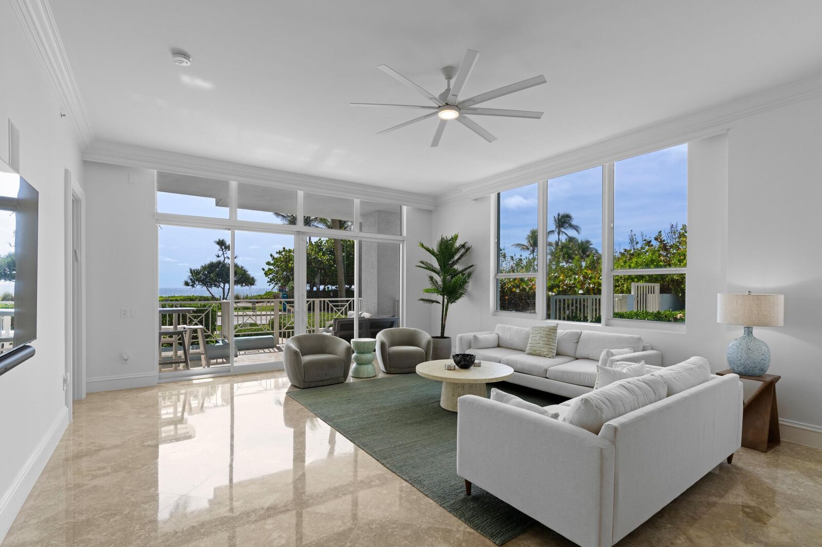 Property Photo:  701 SE 21st Avenue 109  FL 33441 