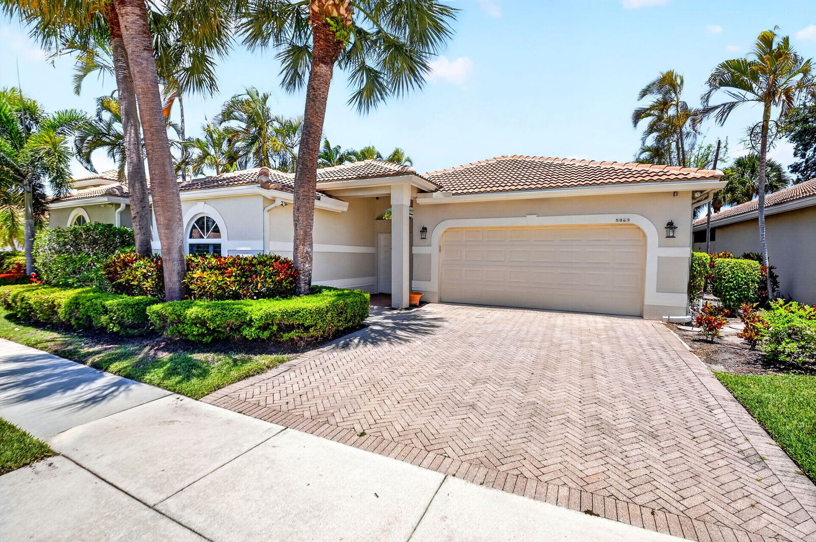Property Photo:  5063 Ventura Drive  FL 33484 