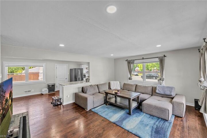 Property Photo: 8069 Lynnbrook Dr VA 23518