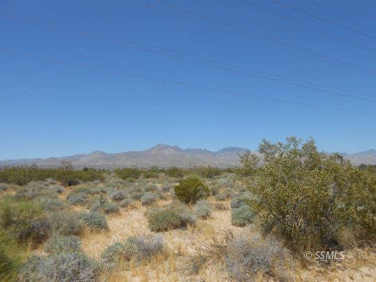 Property Photo: 084-264-07 Las Flores CA 93527