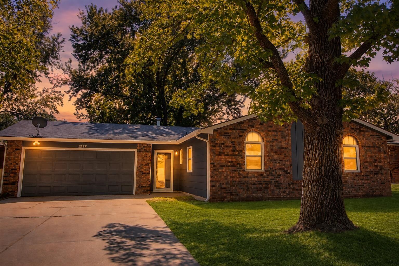 Property Photo:  1217 Sunset  KS 67110 