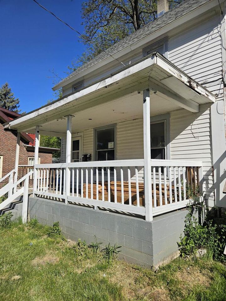 Property Photo: 231 E Racine Street WI 53545