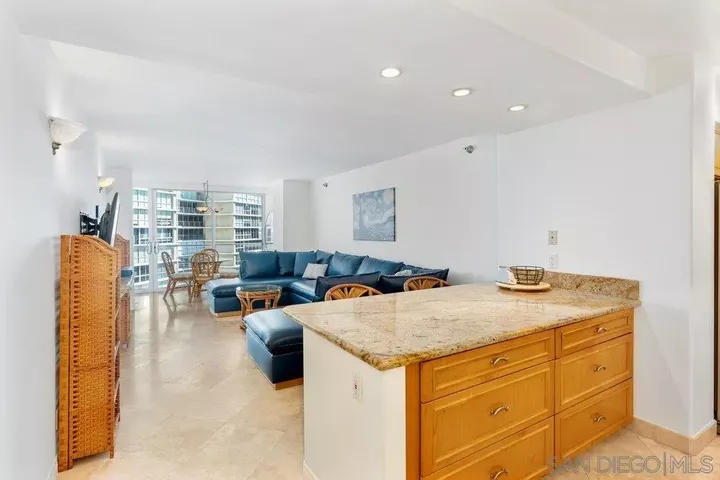 Property Photo: 1810 Avenida Del Mundo 601 CA 92118