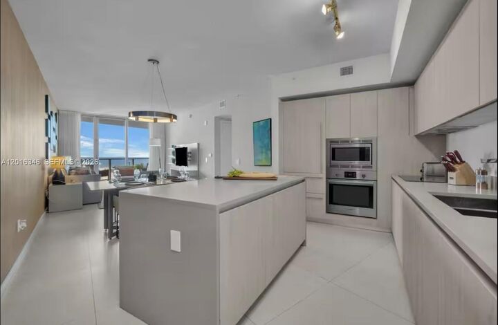 Property Photo:  4111 S Ocean Dr 1610  FL 33019 