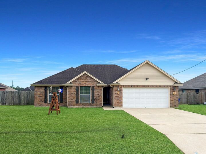 Property Photo:  5435 Westchase Loop  TX 77657 