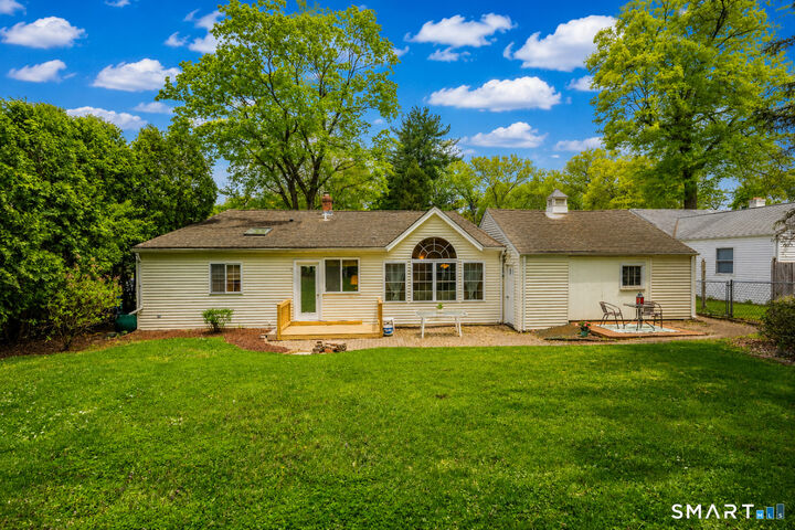 Property Photo:  86 Indian Hill Road  CT 06111 