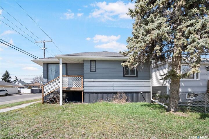 Property Photo: 978 Lindsay Street SK S4N 3A6
