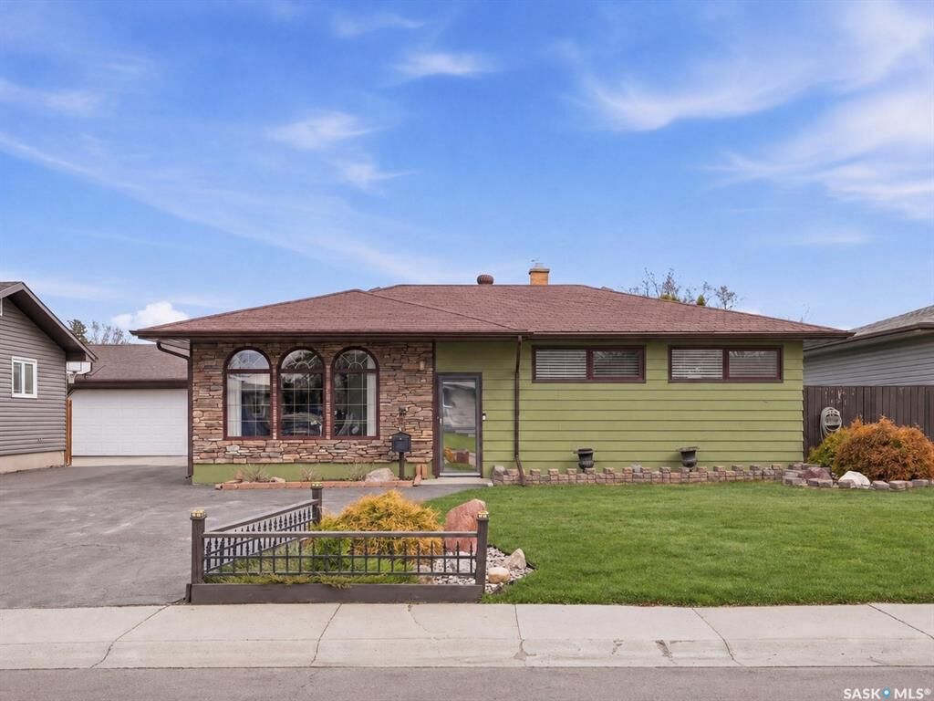 Property Photo:  36 Morris Drive  SK S7L 3T9 