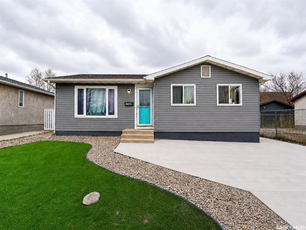 Property Photo:  1739 Fleet Street  SK S4N 6B4 