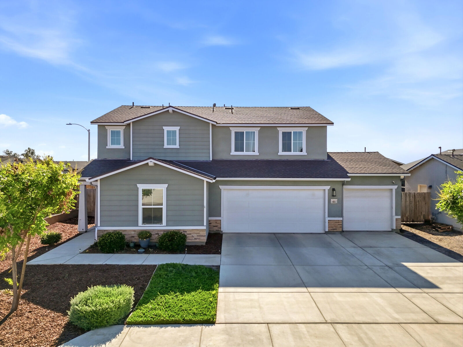 Property Photo: 401 River Street CA 93274