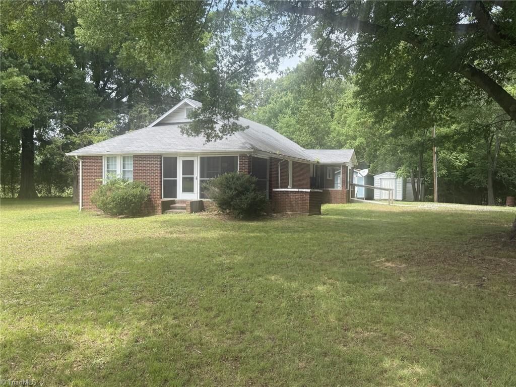 Property Photo: 461 Ogburn Mill Road NC 27357