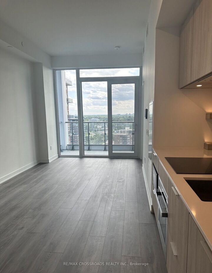 Property Photo: 28 Ann Street 1804 ON L5G 0E1