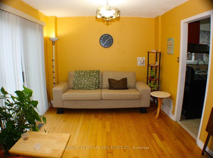 Property Photo: 173 Lech Walesa Drive ON L5B 3H1
