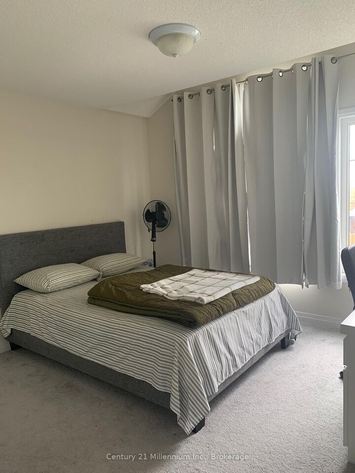 Photo de la propriété: 97 Kirby Avenue ON L9Y 4C5