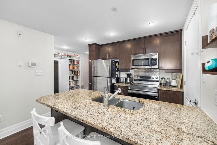 Property Photo: 950 Marguerite Avenue 212 ON K1K 3T8