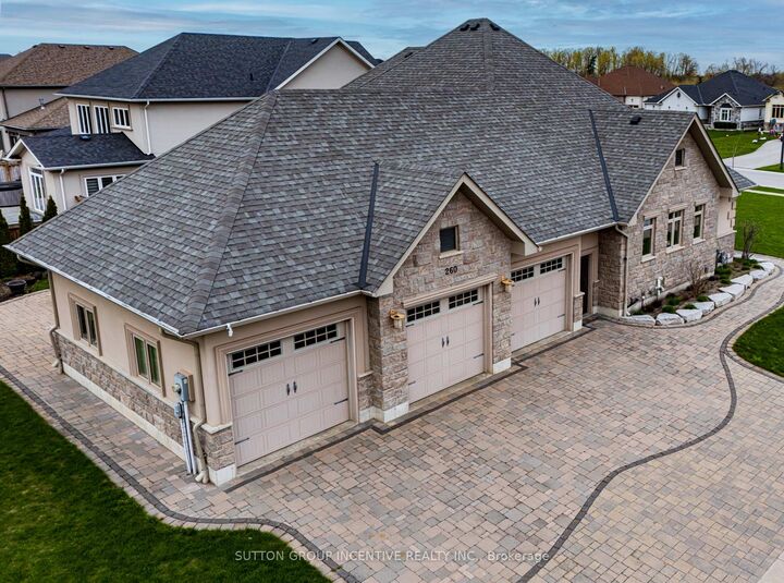 Property Photo: 260 Sunnybrae Avenue ON L9S 1J1