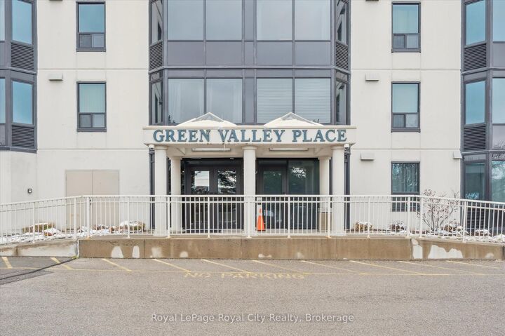 Property Photo:  35 Green Valley Drive 1410  ON N2P 2A5 