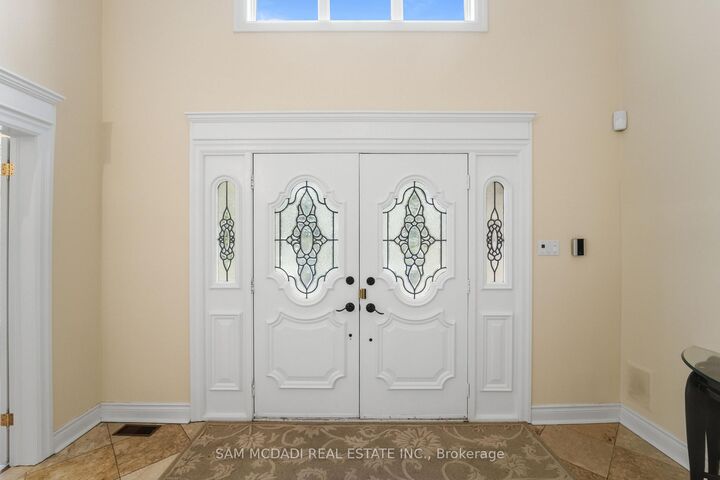 Property Photo: 495 Meadow Wood Road ON L5J 2S4