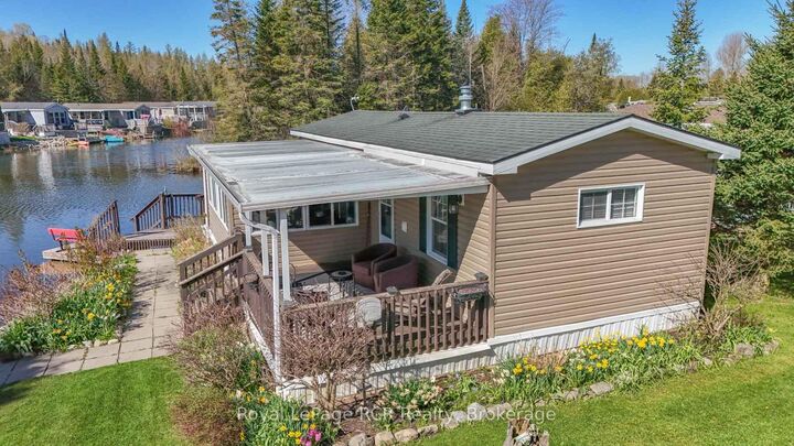 Property Photo: 61 Lakeside Street ON N0G 2L0