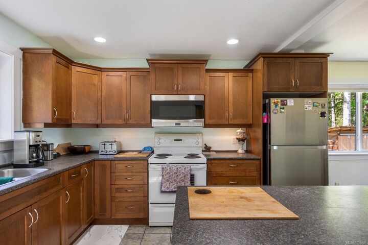 Property Photo:  2700 Tater Pl B  BC V9N 8Z5 